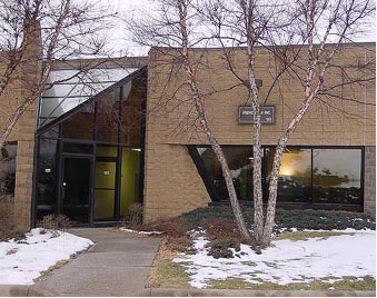 frontsml.jpg (75149 bytes)